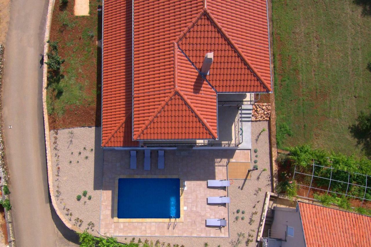 Villa Nerium Malinska Buitenkant foto